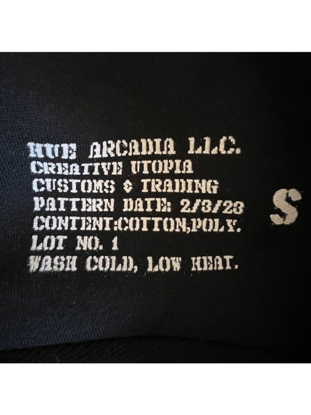 Hue Arcadia Black Bandana Hood Graphic Babushka Hoodie Y2K Skate Punk Streetwear - Picture 3 of 15